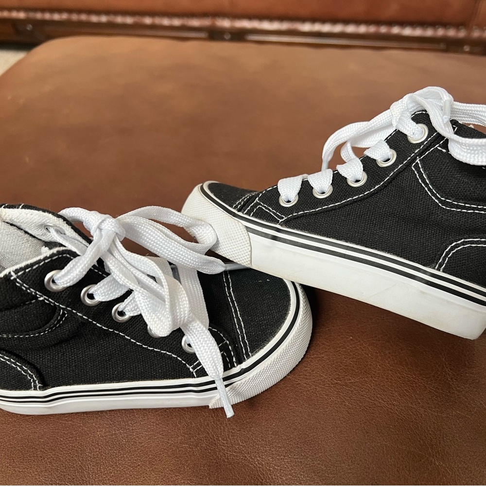 Classic Tommy Bahama Black Kids Sneakers